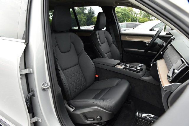 Used 2025 Volvo XC90 B6 Plus AWD/4WD image 20