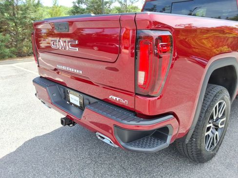 Certified 2025 GMC Sierra 1500 AT4 w/ AT4 Premium Package AWD/4WD image 16