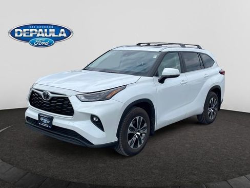 Used 2023 Toyota Highlander XLE AWD/4WD image 1