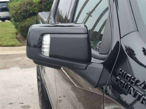 Used 2025 Chevrolet Silverado 1500 High Country w/ Midnight Edition image 12