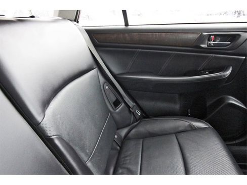 Used 2018 Subaru Outback 2.5i Limited image 10