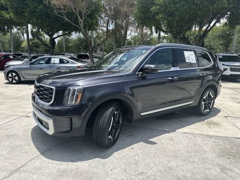 Used 2025 Kia Telluride S AWD/4WD image 16