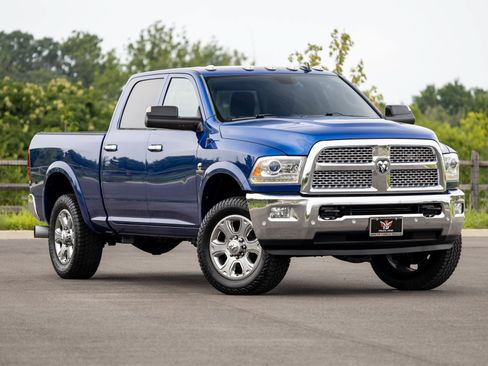 Used 2016 RAM 2500 Laramie AWD/4WD image 4