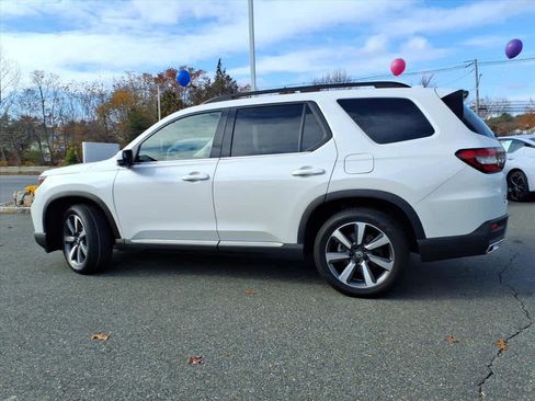 Used 2023 Honda Pilot Elite image 8