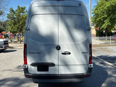Used 2023 Mercedes-Benz Sprinter 2500 image 5