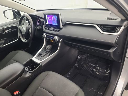 Used 2025 Toyota RAV4 XLE image 15