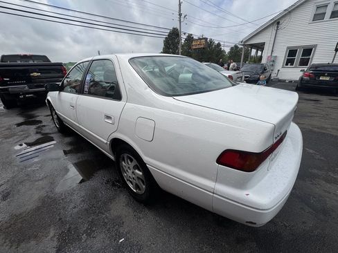 Used 1998 Toyota Camry XLE w/ Leather Pwr Seat Pkg image 5