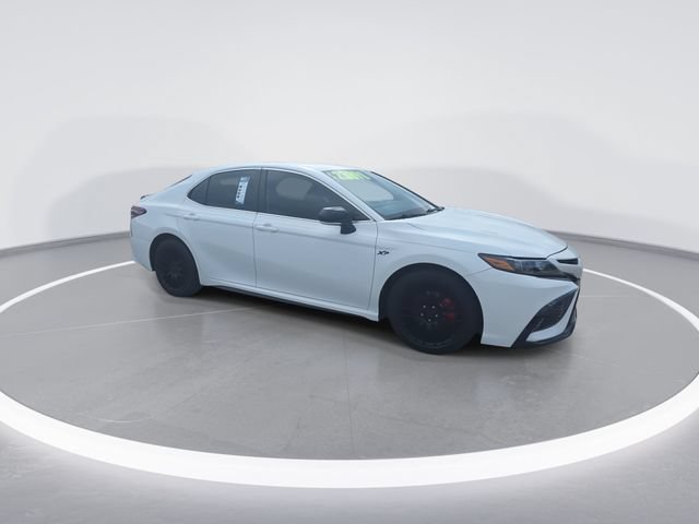 Used 2023 Toyota Camry SE FWD image 2