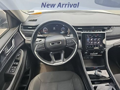 Used 2021 Jeep Grand Cherokee L Laredo w/ Luxury Tech Group I AWD/4WD image 9