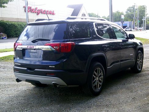Used 2017 GMC Acadia SLT image 4