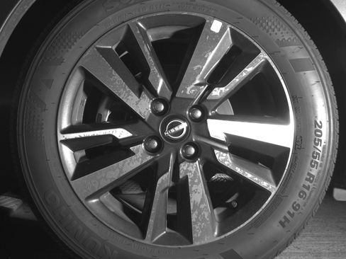Used 2025 Nissan Versa SV FWD image 12