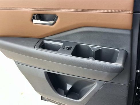 Used 2024 Nissan Pathfinder Platinum w/ Cargo Package image 20