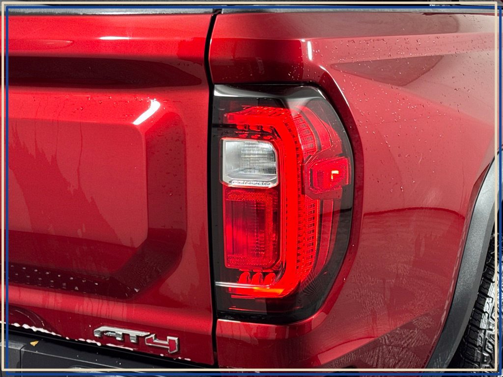 Certified 2025 GMC Canyon AT4 w/ AT4 Premium Package AWD/4WD image 9