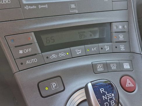 Used 2014 Toyota Prius Four FWD image 22