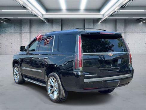 Used 2020 Cadillac Escalade Luxury AWD/4WD image 4