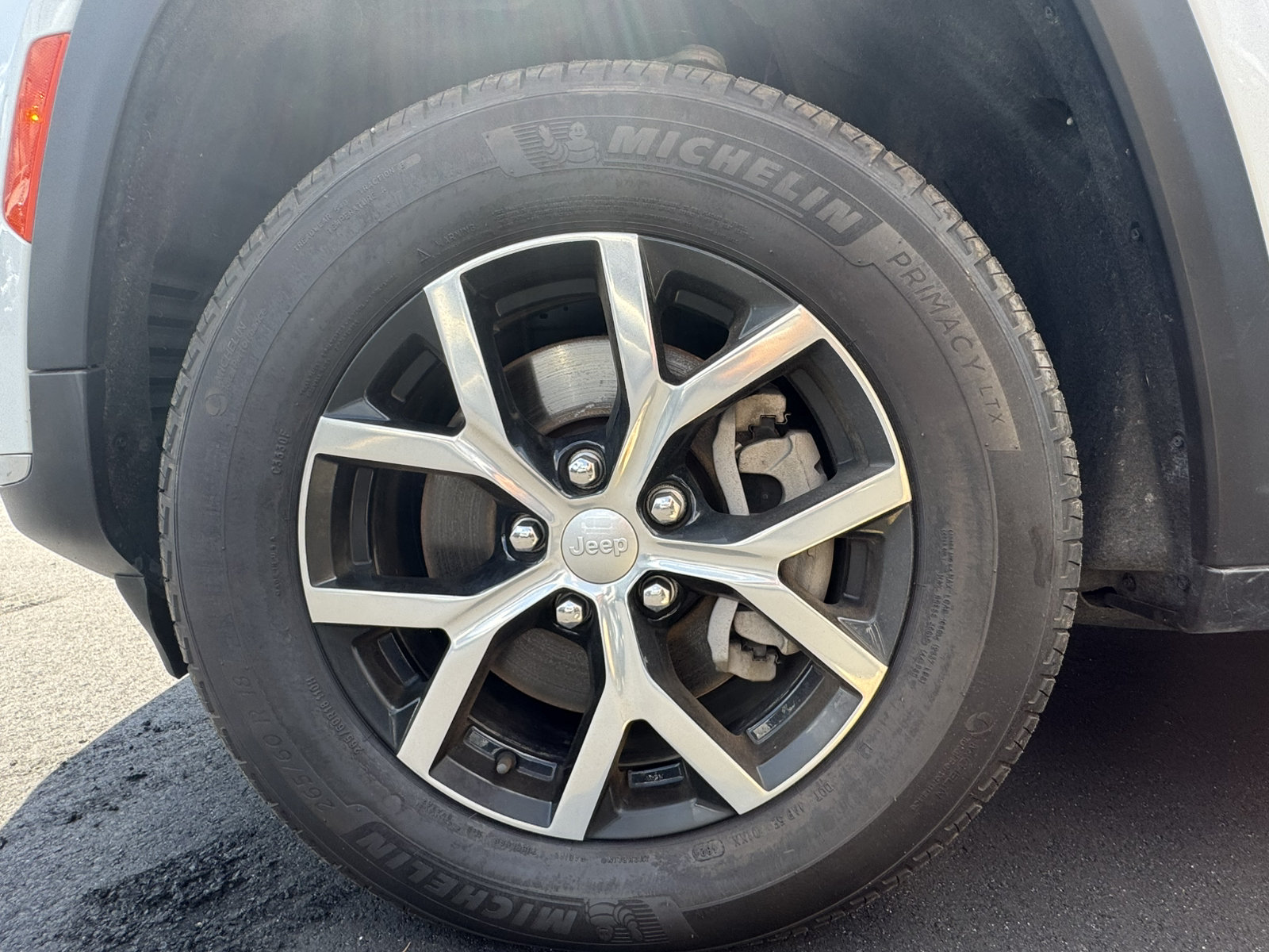 Used 2025 Jeep Grand Cherokee L Limited RWD image 13