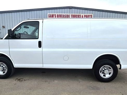 Used 2024 Chevrolet Express 2500 w/ Driver Convenience Package RWD image 5