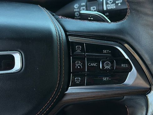 Used 2021 Jeep Grand Cherokee L Summit w/ Advanced Protech Group IV AWD/4WD image 19