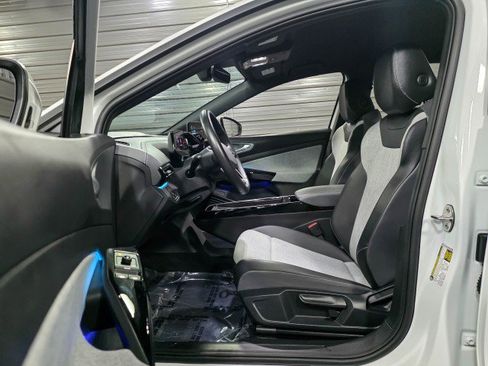 Used 2023 Volkswagen ID.4 2WD image 13