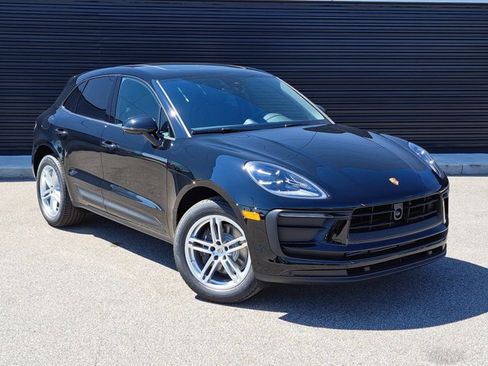 Used 2025 Porsche Macan image 9