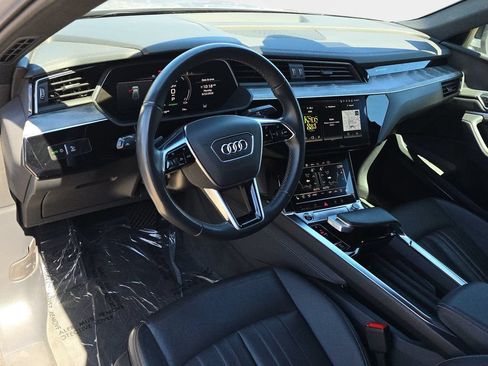 Used 2023 Audi e-tron Premium Plus w/ Premium Plus Package AWD/4WD image 19