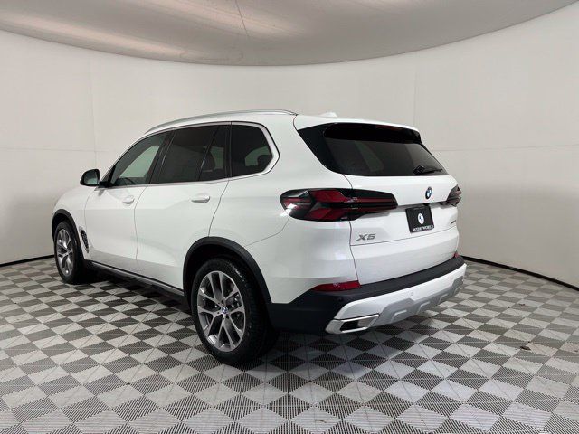 Used 2026 BMW X5 xDrive40i w/ Parking Assistance Package AWD/4WD image 5