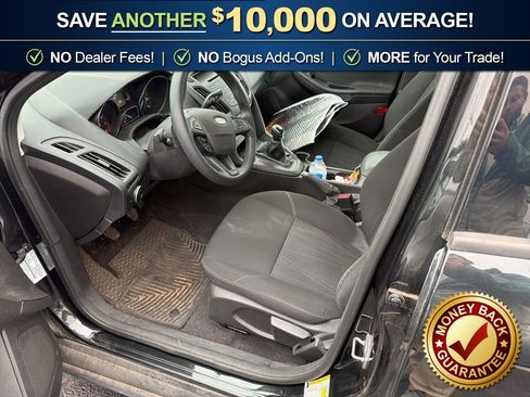 Used 2015 Ford Focus SE image 1