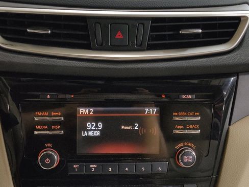 Used 2014 Nissan Rogue SV image 25