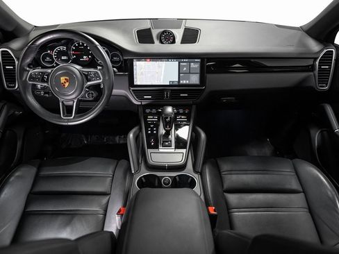 Used 2021 Porsche Cayenne Coupe image 38