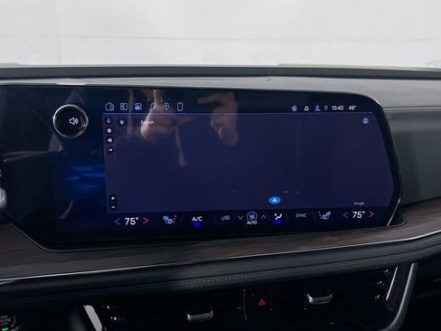 New 2026 Chevrolet Suburban Z71 image 13