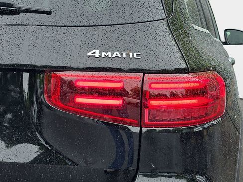 Used 2025 Mercedes-Benz GLB 250 4MATIC image 38
