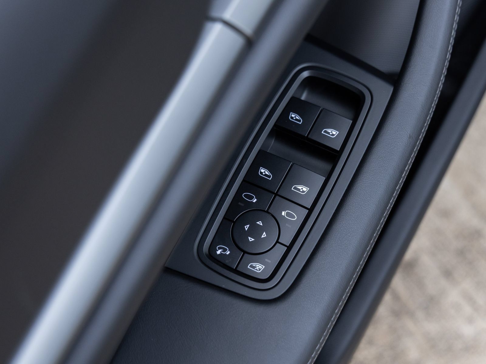 Certified 2026 Porsche Taycan AWD/4WD image 22