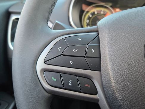 Used 2022 Jeep Cherokee Limited image 29