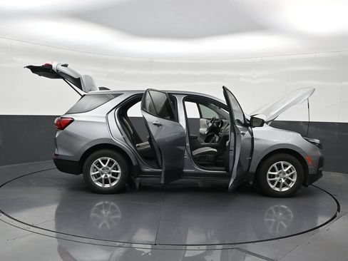 Used 2023 Chevrolet Equinox LS FWD image 32