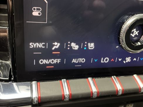 Certified 2025 GMC Yukon XL AT4 w/ AT4 Premium Package AWD/4WD image 26