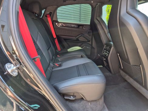 Used 2026 Porsche Cayenne GTS AWD/4WD image 28