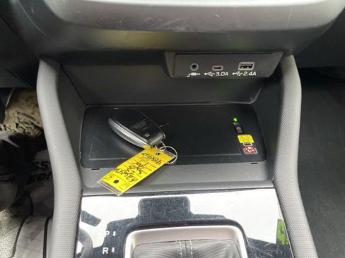 Used 2025 Subaru Forester Premium image 14