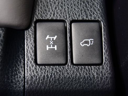 Used 2018 Toyota RAV4 Limited image 37