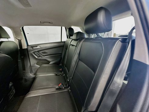 Used 2018 Volkswagen Tiguan SE FWD image 23