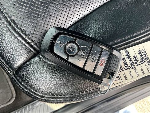 Used 2019 Ford Expedition Max Limited AWD/4WD image 6