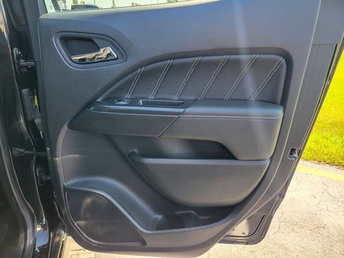 Certified 2022 GMC Canyon Denali w/ Denali Black Edition Package image 20