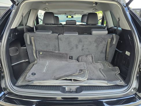 Used 2015 Toyota Highlander XLE FWD image 12