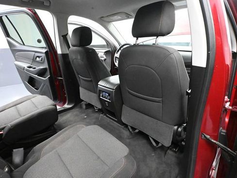 Used 2021 Chevrolet Traverse LT FWD image 44