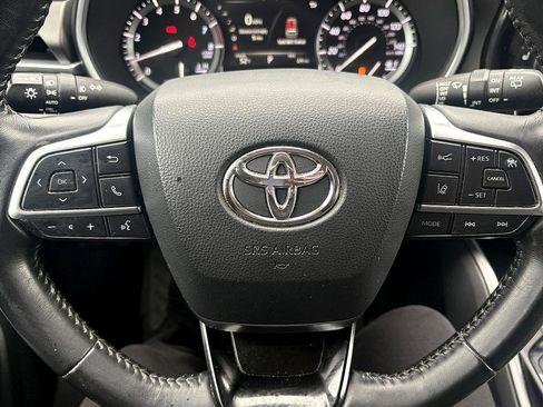 Used 2021 Toyota Highlander XLE image 20