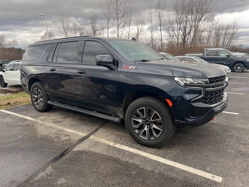 Used 2022 Chevrolet Suburban Z71 image 4