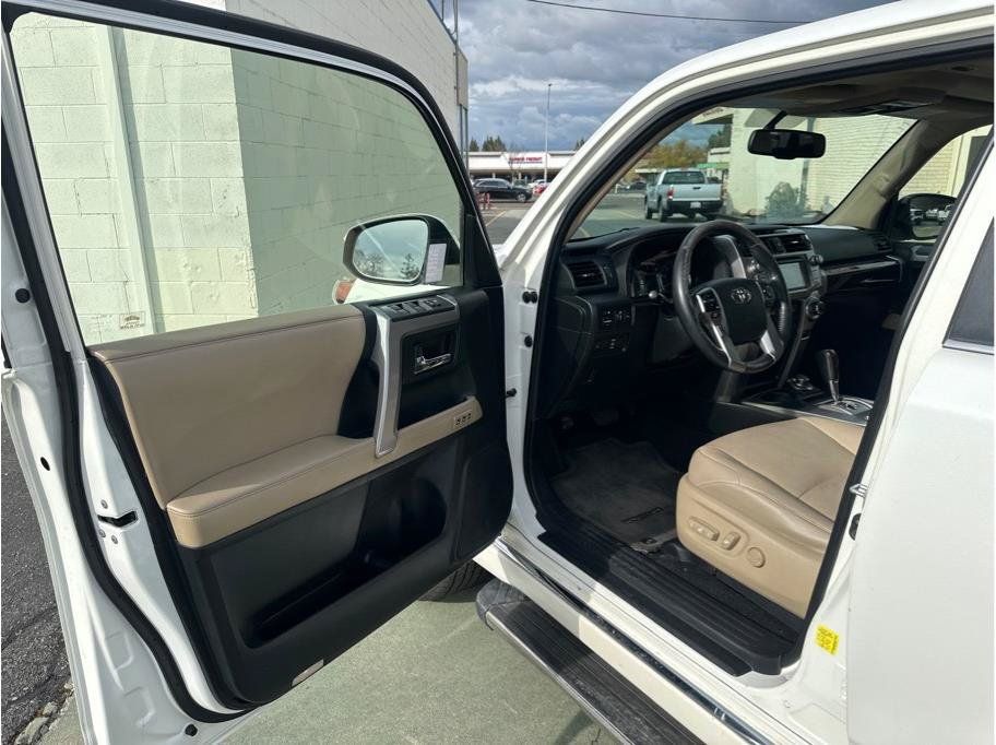 Used 2015 Toyota 4Runner Limited AWD/4WD image 15