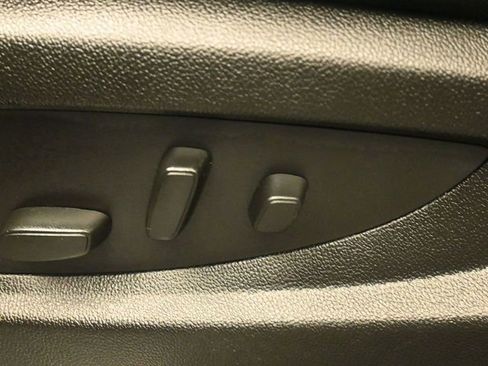 Used 2017 GMC Yukon XL SLT w/ Open Road Package image 12