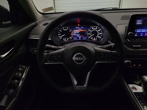 Used 2023 Nissan Altima 2.5 SV AWD/4WD image 22