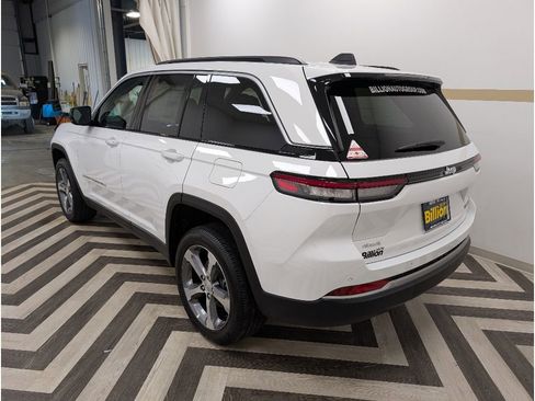 New 2026 Jeep Grand Cherokee Limited AWD/4WD image 13
