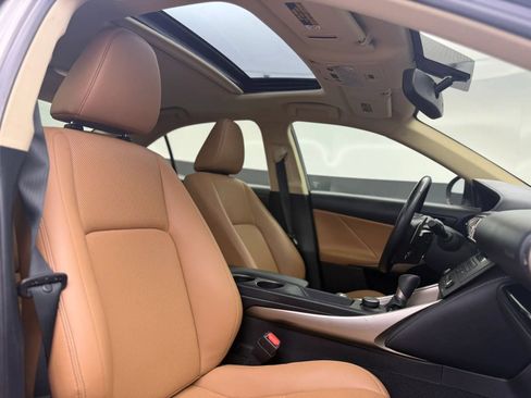Used 2016 Lexus IS 200t RWD image 19
